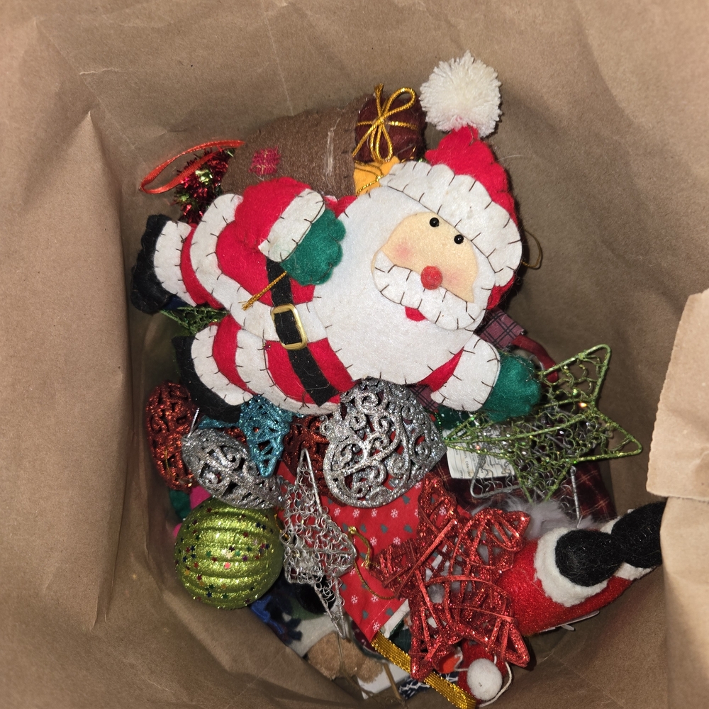 Assorted Christmas Decor - Picture 3 of 3